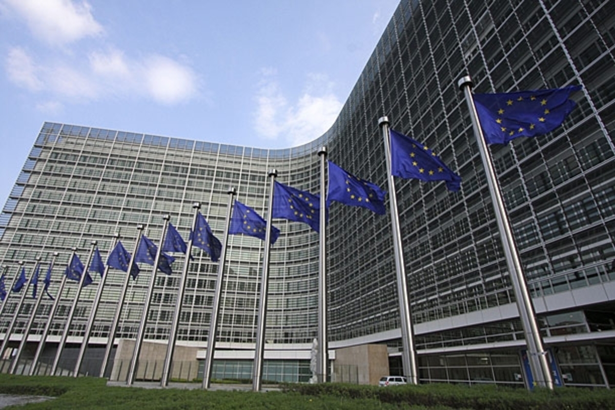 Η ανάκαμψη της οικονομίας της Ευρωζώνης επιβραδύνθηκε τον Νοέμβριο