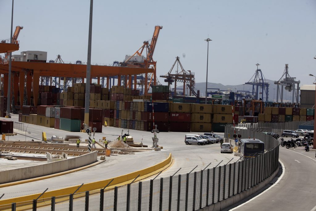 Υπεγράφη η συμφωνία για νέες επενδύσεις της Cosco στον Πειραιά ύψους 230 εκατ. ευρώ