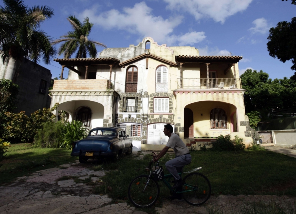 Μπορούν πλέον να αγοράζουν και να πωλούν σπίτια!