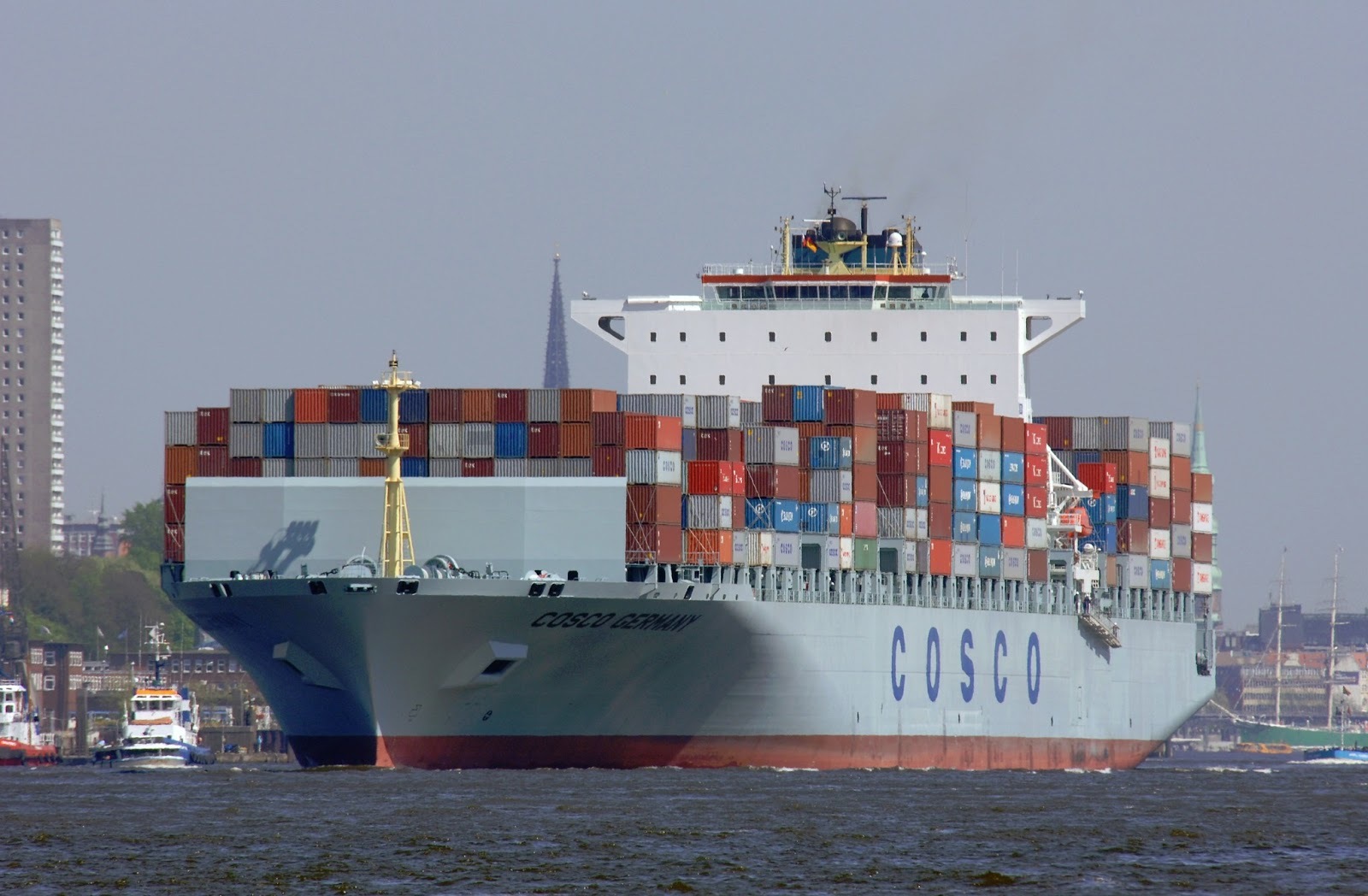 Η επέκταση της Cosco βγάζει την Ελλάδα από την κρίση”