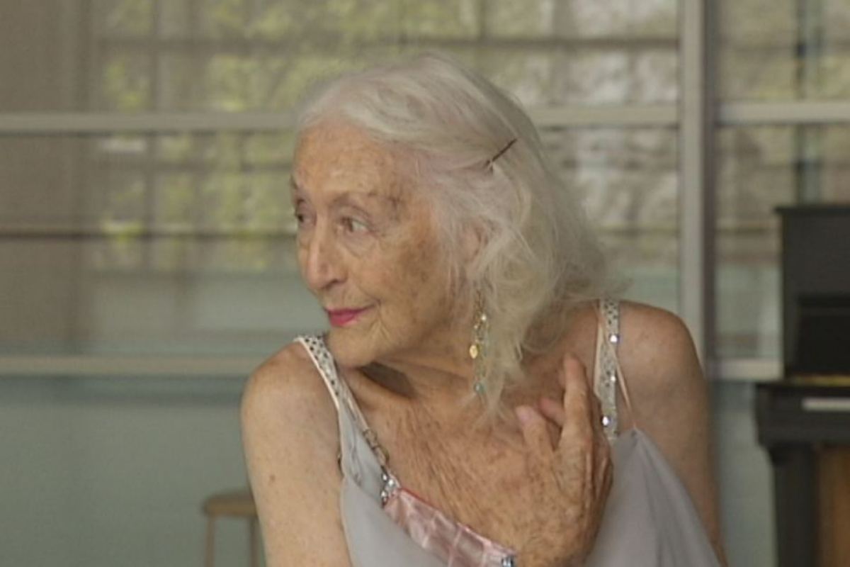 Δεν εγκαταλείπει το πάθος της: Χορεύτρια ετών 100!