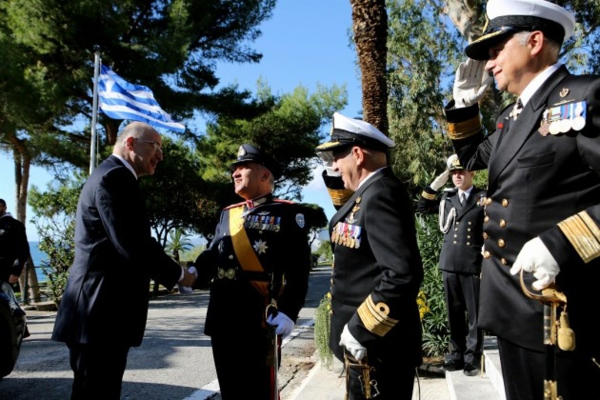 Ο Δένδιας και οι Αρχηγοί του – Σχέση…ψαρώματος