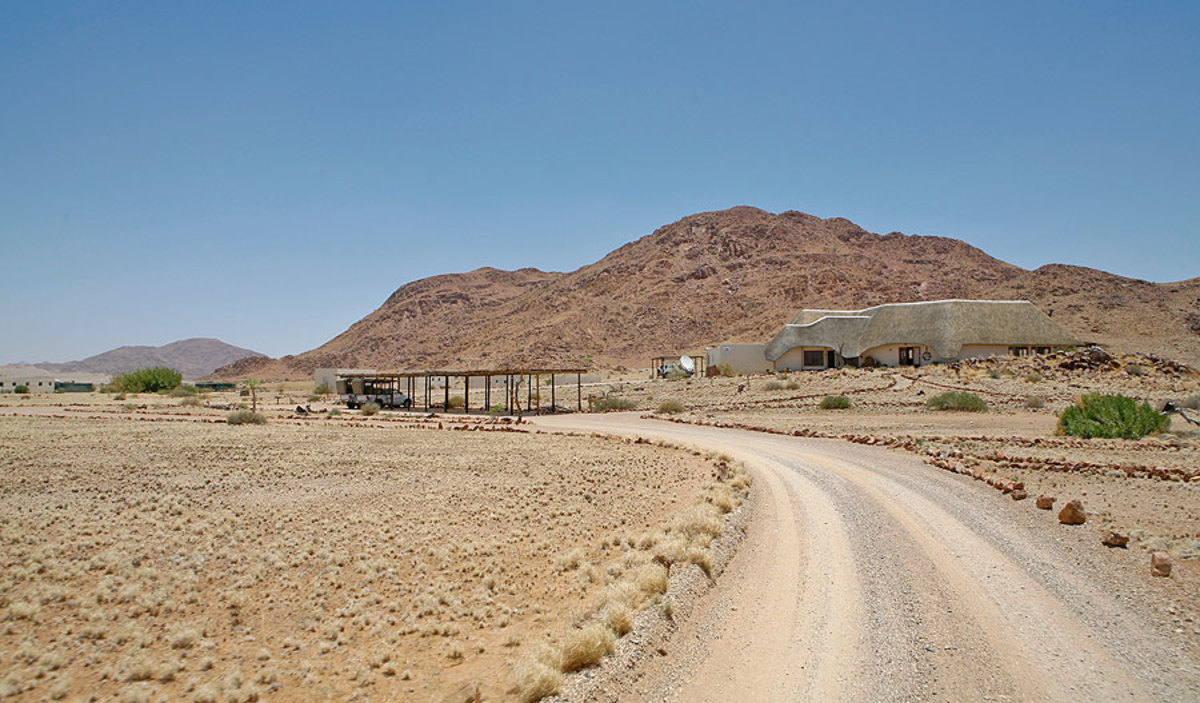 Τα 38χρονα της Δημοκρατίας μας και η επιστροφή στην οικονομική έρημο