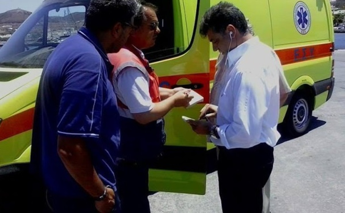 Ο Δήμαρχος της Πάρου έδωσε “μάχη” για να κρατήσει ασθενοφόρο στο νησί του