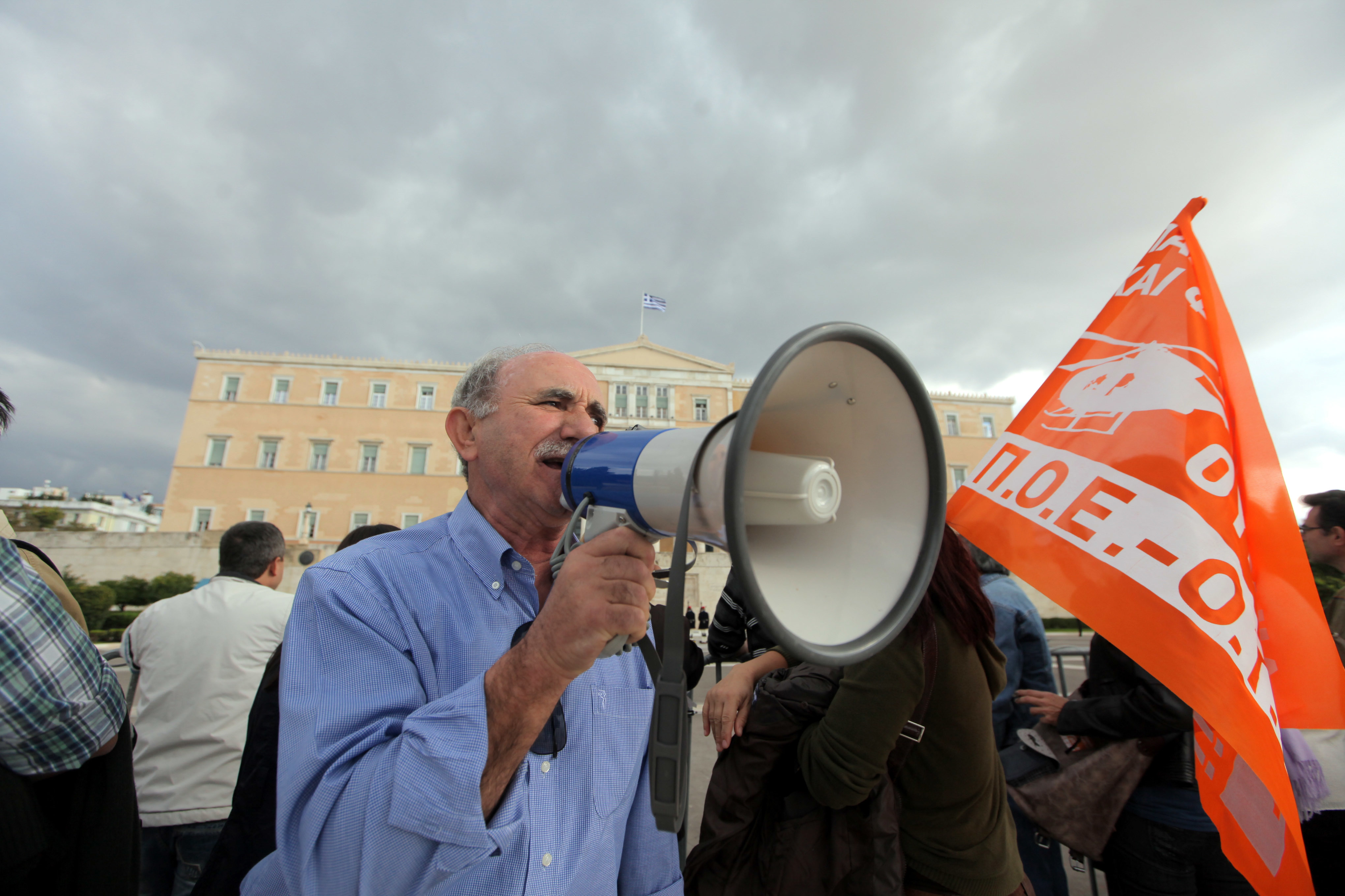 Απεργία στους δήμους μέχρι και την Τετάρτη