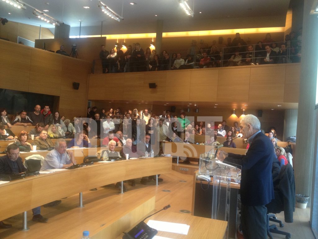 “Αντε ρε μα…” – Χοντρό βρισίδι στο δημοτικό συμβούλιο Θεσσαλονίκης – VIDEO