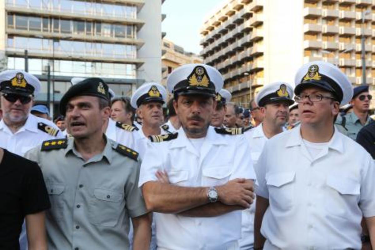 “Θα πάρω κεφάλια”,λέει το ΓΕΕΘΑ για όσους επιμείνουν στις διαμαρτυρίες με στολή!