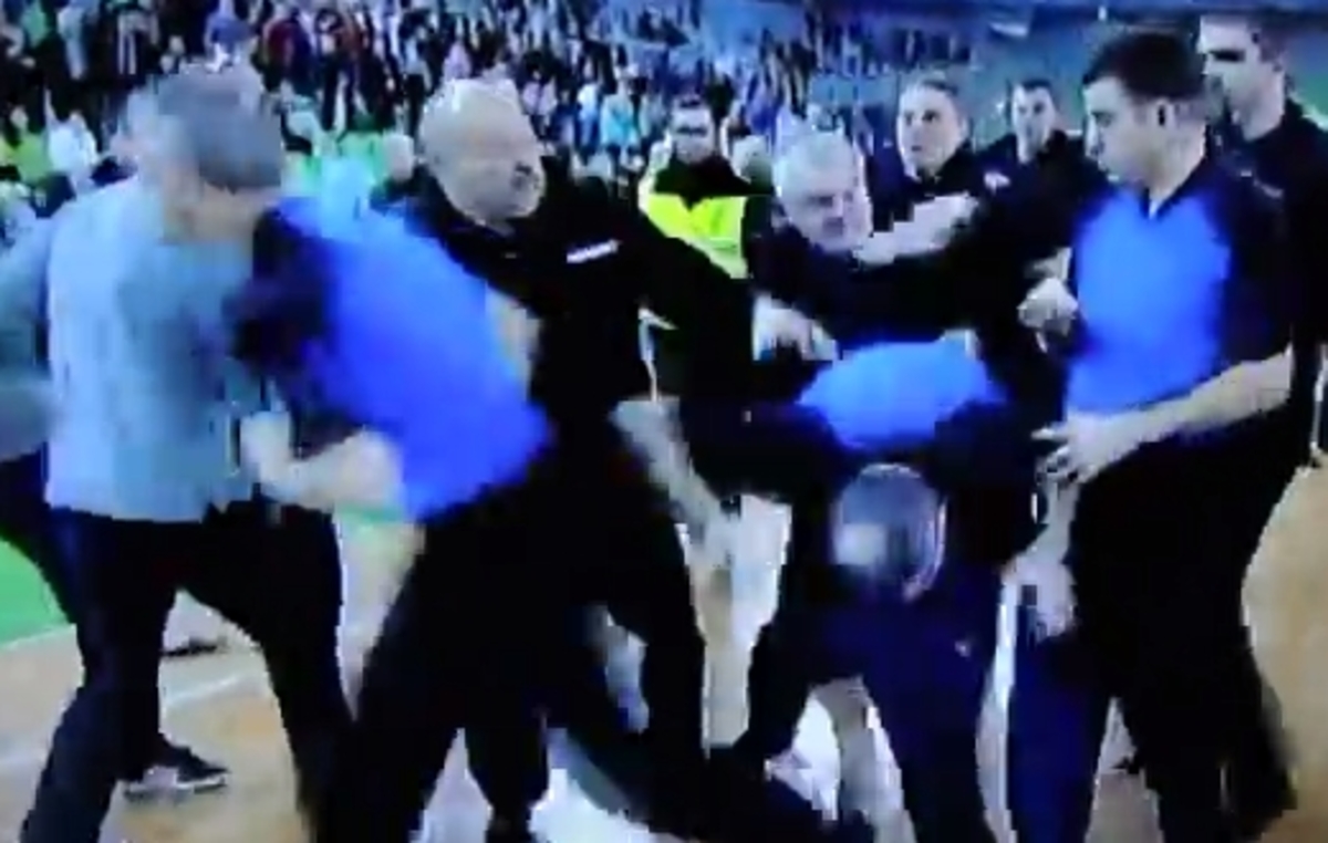 Παράγοντες της Ολίμπια Λιουμπλιάνας γρονθοκόπησαν τους διαιτητές στο Eurocup (VIDEO)