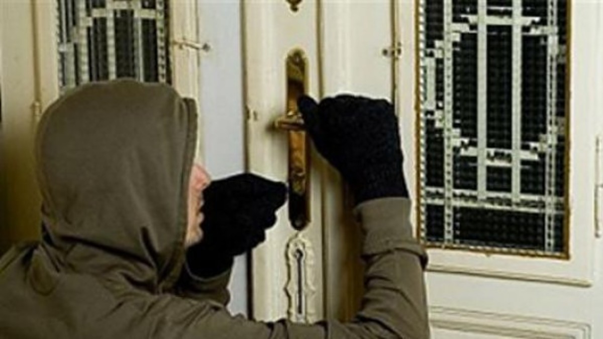 Άνδρας διέρρηξε το σπίτι της πρώην του 100 φορές!!!