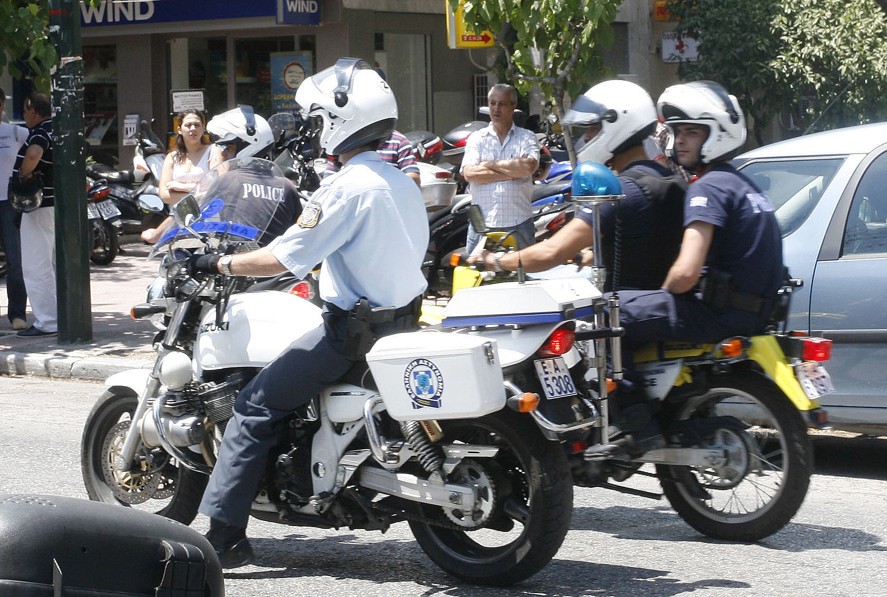 Τον έπιασαν με… το δάκτυλο στο μέλι