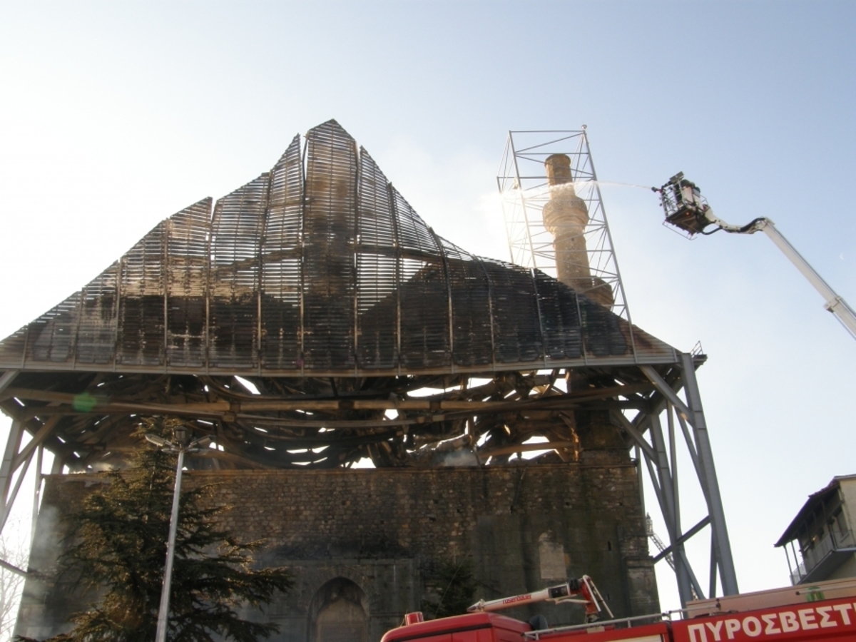 Διδυμότειχο: Ανυπολόγιστη καταστροφή από την πυρκαγιά στο Τέμενος [pics, vids]