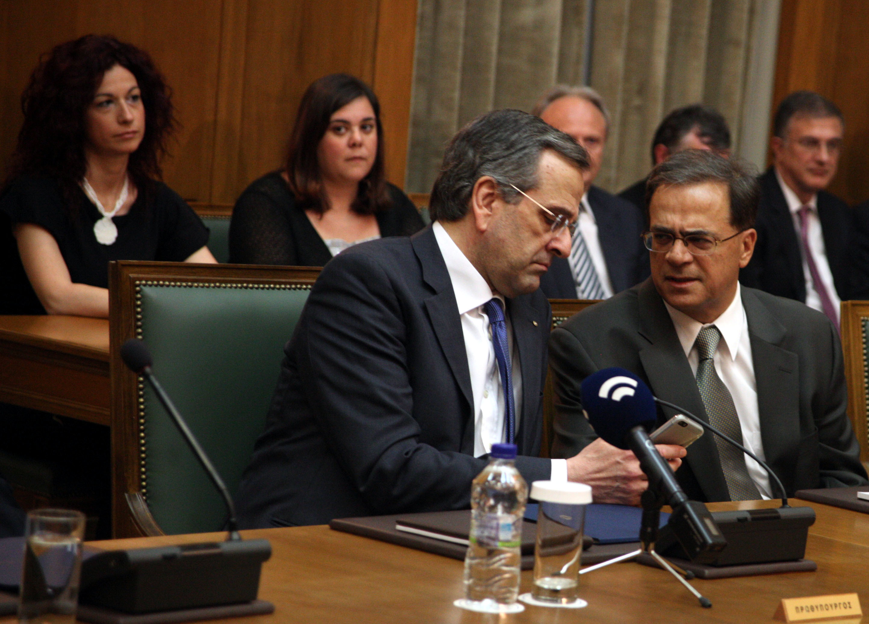 Μετά τα σοβαρά λάθη στον ΕΝΦΙΑ ο Α. Σαμαράς επαναφέρει τις τιμές στα περσινά επίπεδα  – Γ. Χαρδούβελης: “Φέτος δεν θα μαυρίσουμε στον ήλιο”