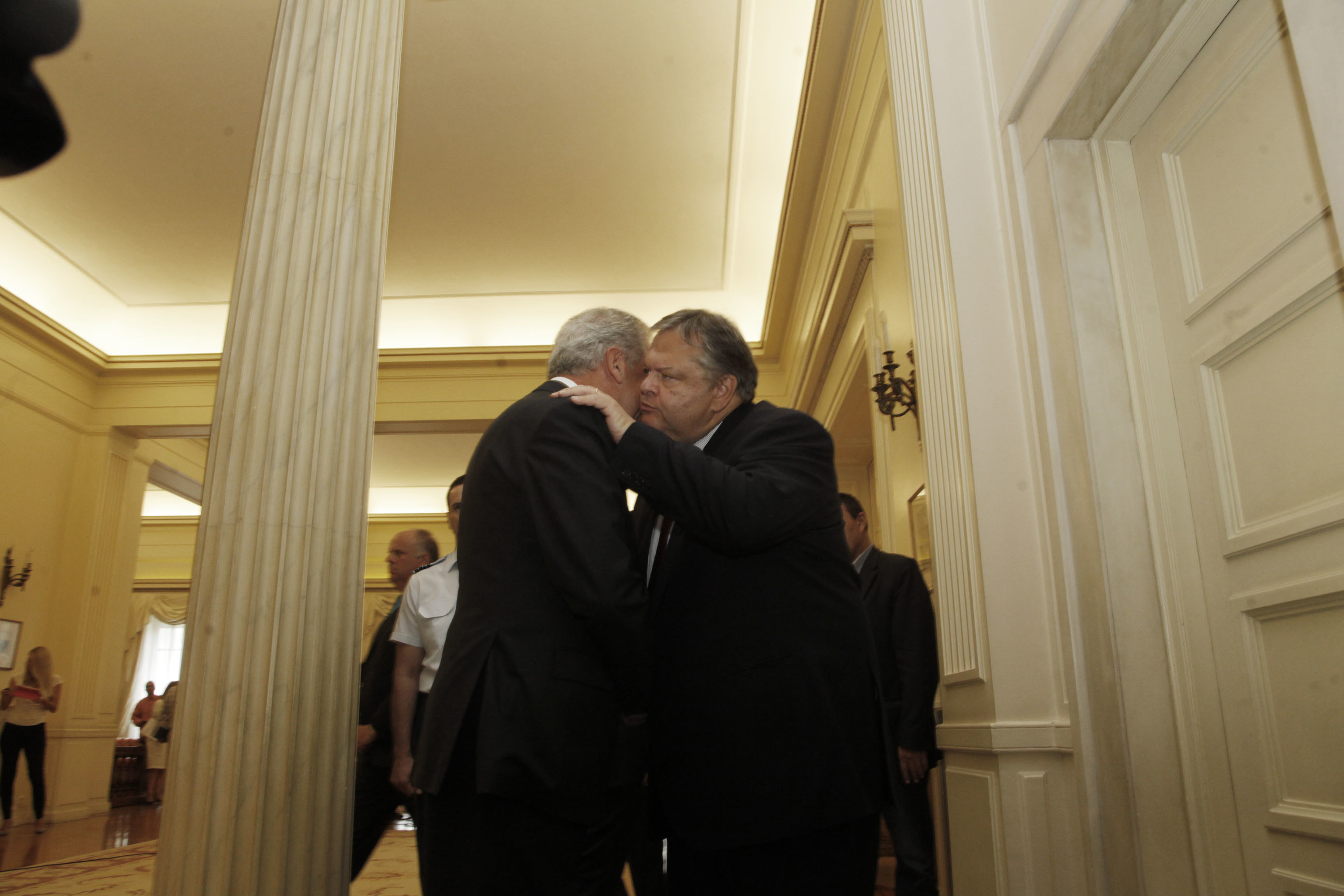 Μετά τον Άδωνι το ΠΑΣΟΚ κατά Αβραμόπουλου – “Μην πειράξεις το νόμο μου”