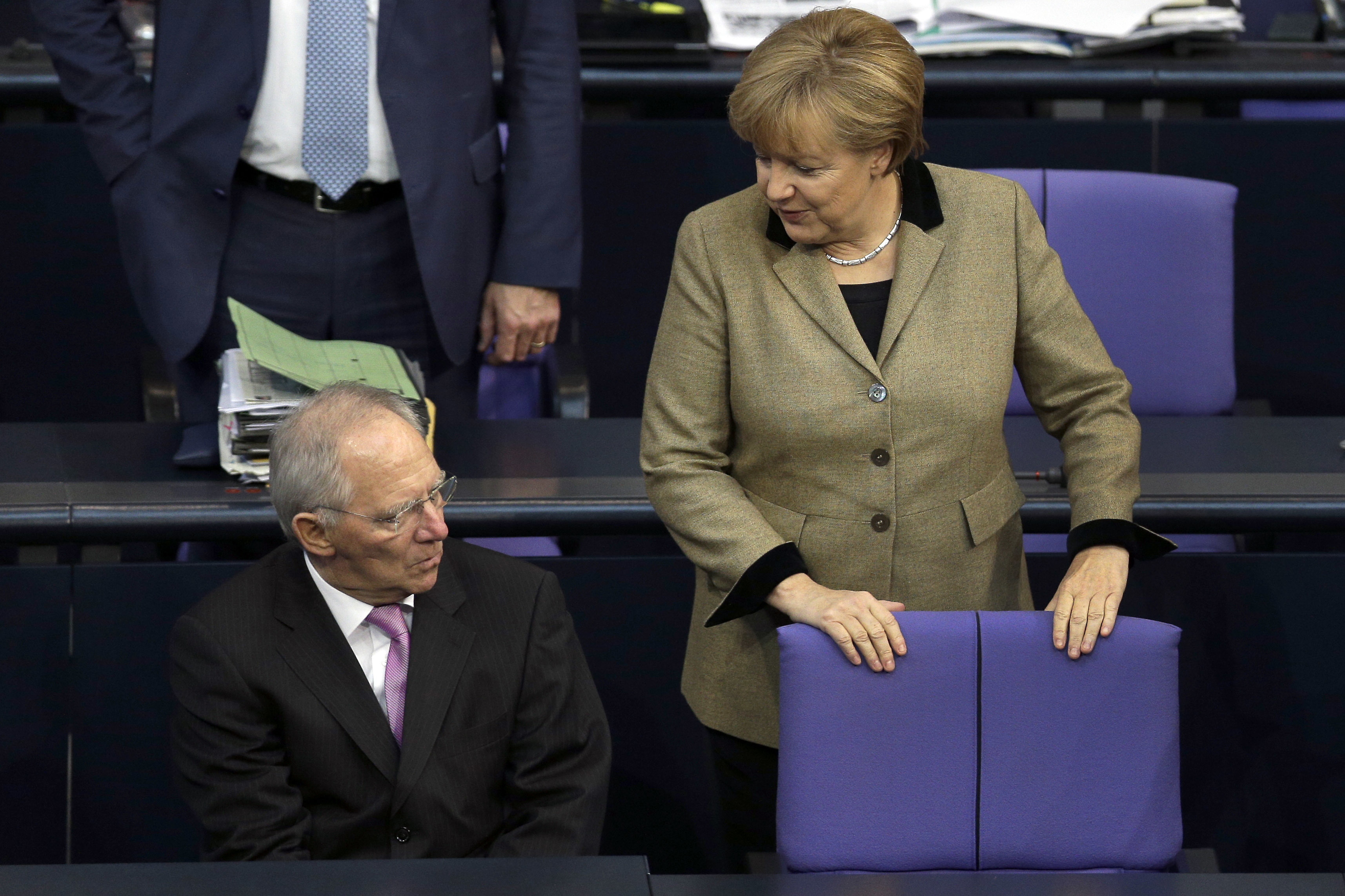 WSJ: Nέα διάσταση στο θρίλερ του Eurogroup – Ο Σόιμπλε βλέπει κούρεμα αλλά το 2015