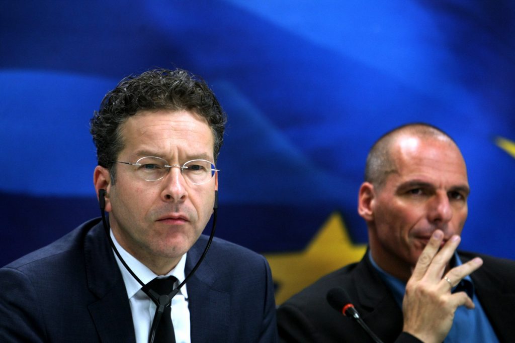 Αντίδραση από Βρυξέλλες για το “ψυχροπολεμικό κλίμα” μεταξύ Βαρουφάκη και Ντάισελμπλουμ – “Υπάρχουν τεράστιες διαφορές”