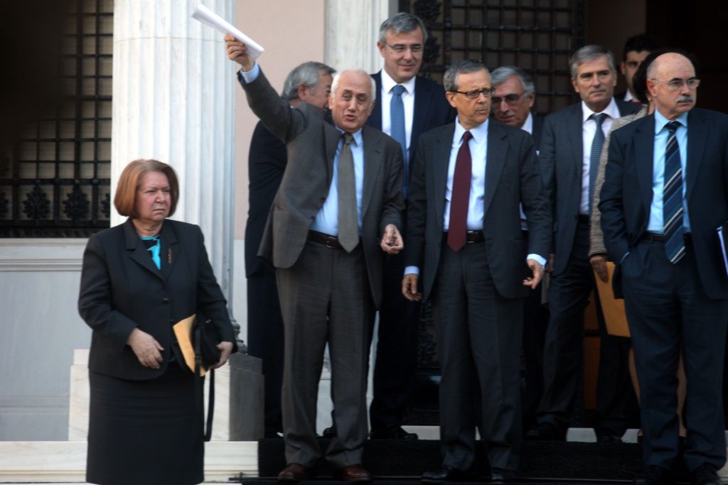 Τα “έσπασαν” Σαμαράς με δικαστές για 200 ευρώ