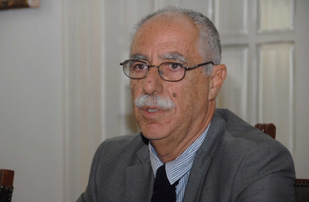 Πάτρα: “Κατέβασαν” τη τζαμαρία στο εκλογικό κέντρο του Γιάννη Δημαρά