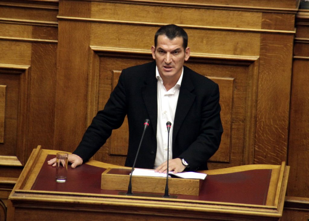 Επτά βουλευτές του ΠΑΣΟΚ κατά Παπανδρέου
