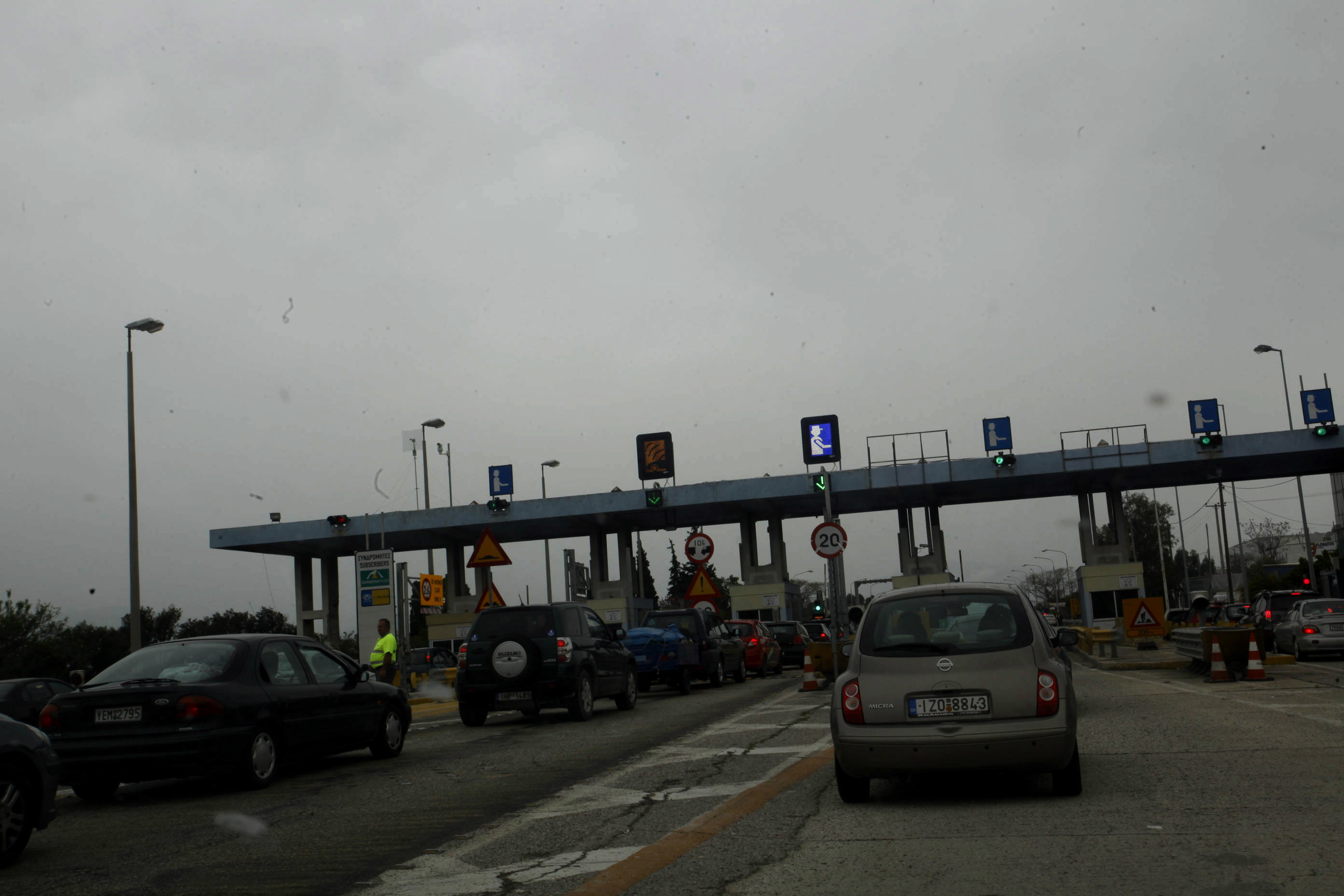 Νόμιμο το πρόστιμο των 200 ευρώ για όσους δεν πληρώνουν τα διόδια