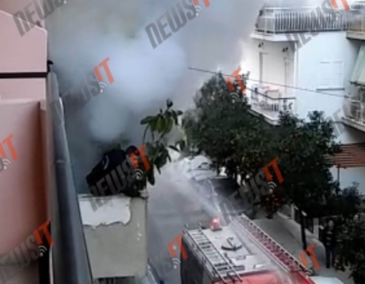 Βίντεο – ντοκουμέντο από τη φωτιά στου Ζωγράφου – Εγκλωβίστηκε και κάηκε ο άτυχος άνδρας – Δραματική επιχείρηση της Πυροσβεστικής