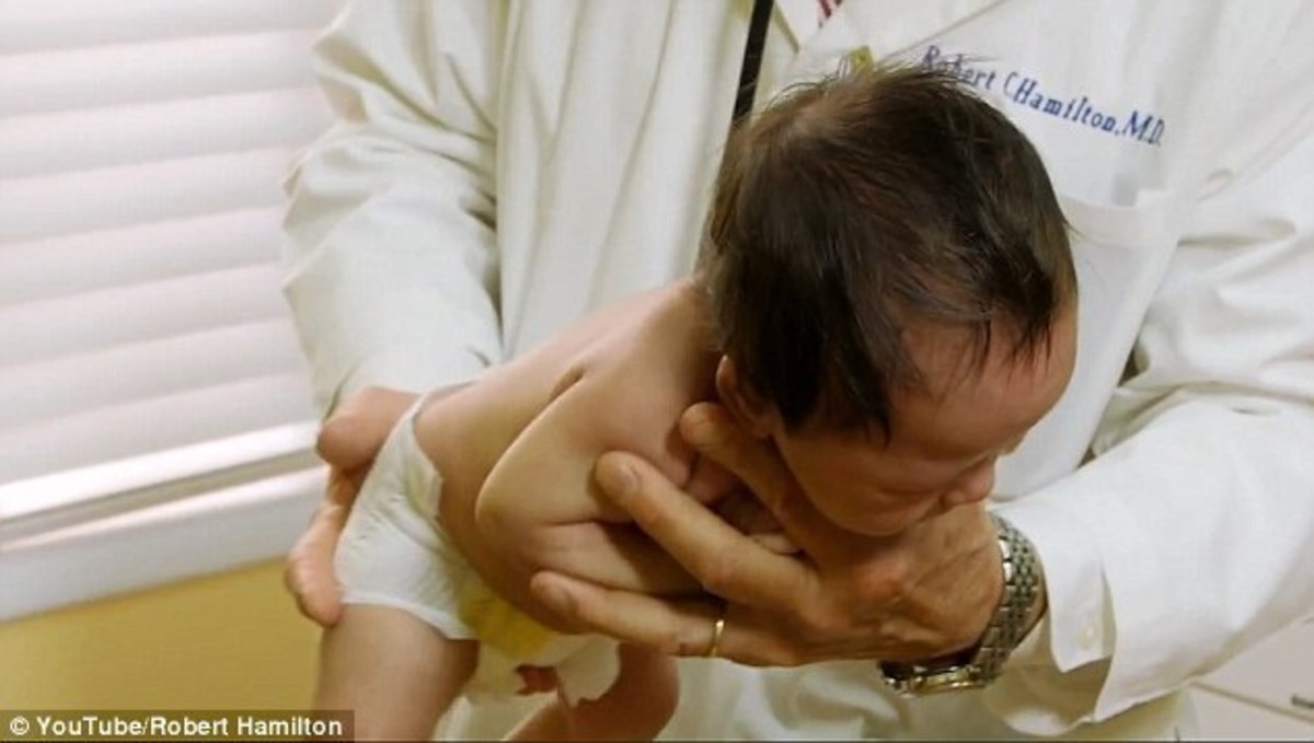 Kόλπο γιατρού! Πώς σταματά το κλάμα ενός μωρού ΚΑΘΕ ΦΟΡΑ (ΒΙΝΤΕΟ)