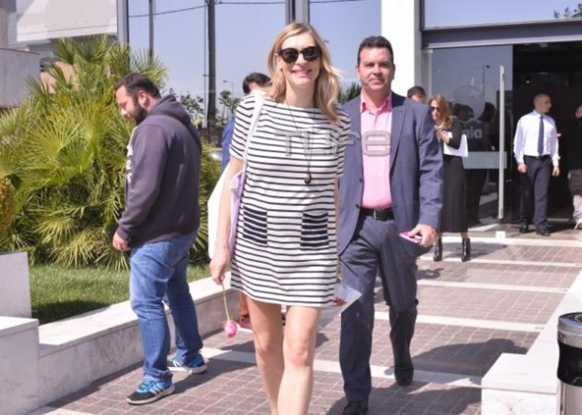 Ζέτα Δούκα: Φωτογραφίζεται με μαγιό, δυο μήνες μετά τη γέννηση της κόρης της!