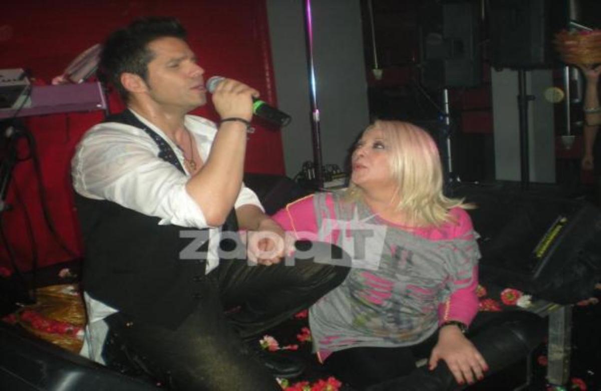 Η συγκίνηση της Ρούλας στην αφιέρωση του Τσαλίκη!