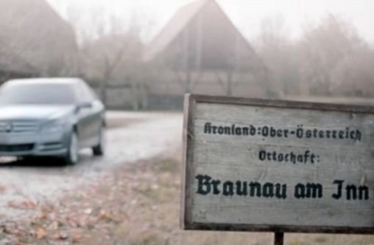 «Ανάρμοστη» κατά τη Mercedes η διαφήμιση με τον Hitler (VIDEO)