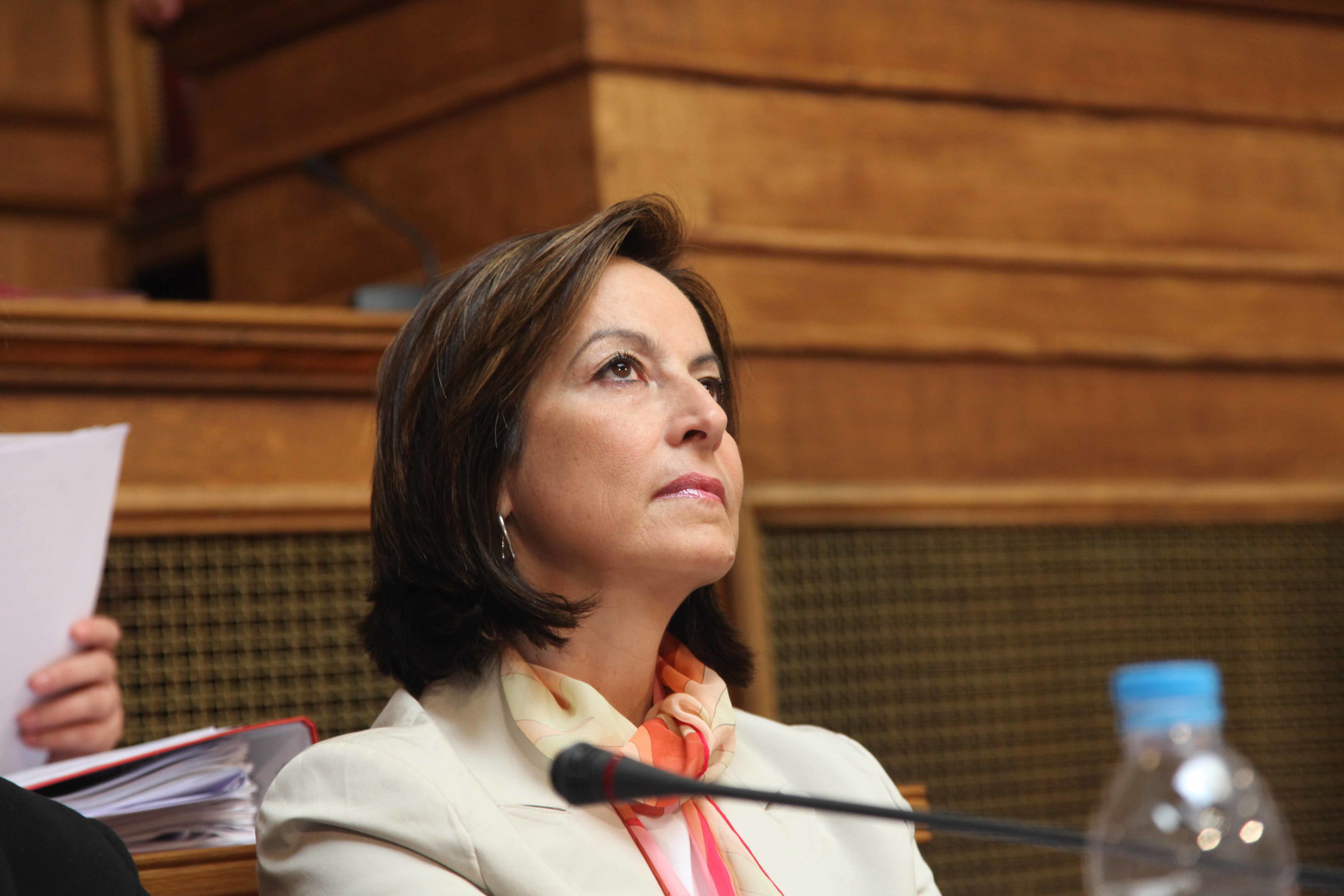 Προκήρυξη 200.000 ευρώ για κουρτίνες στο υπ. Παιδείας