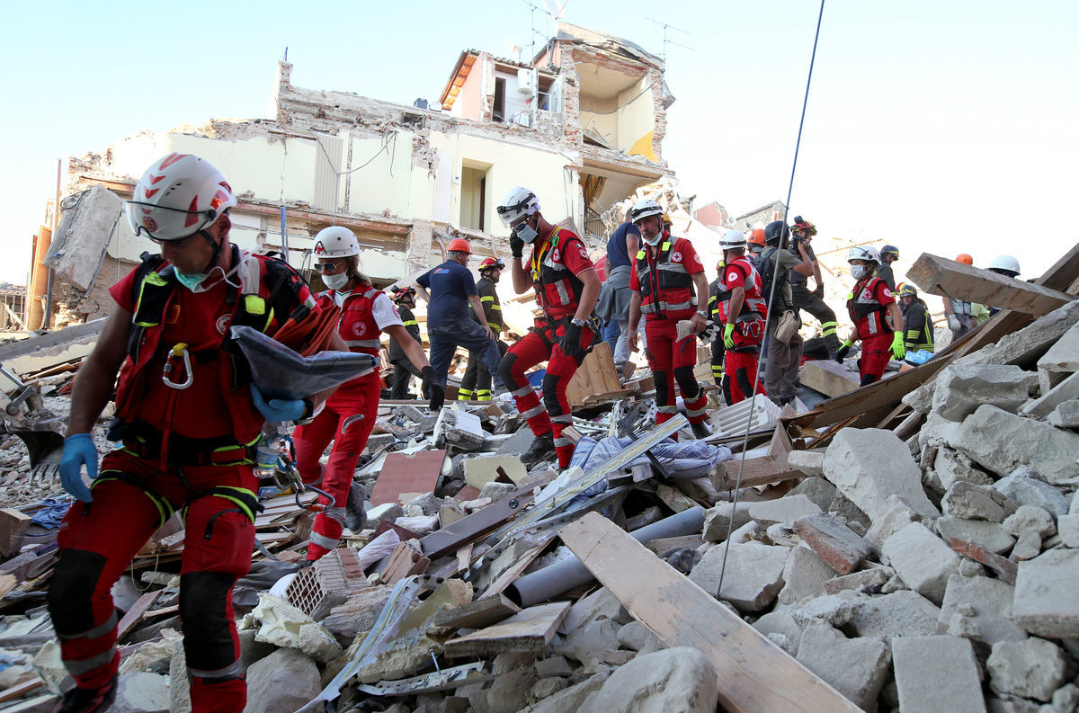 Σεισμός στην Ιταλία: Σοκάρουν οι εικόνες πριν και μετά το φονικό χτύπημα του Εγκέλαδου [pics]