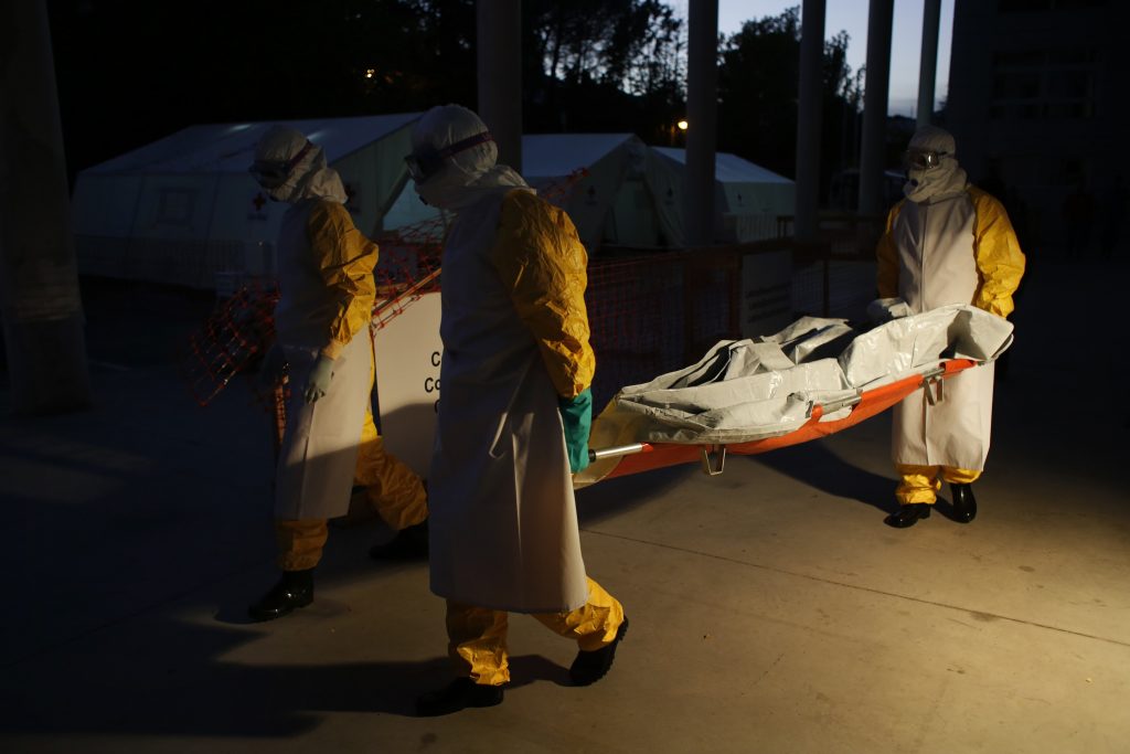 Σιέρα Λεόνε: Στους 5 οι νεκροί γιατροί από τον ιό Έμπολα
