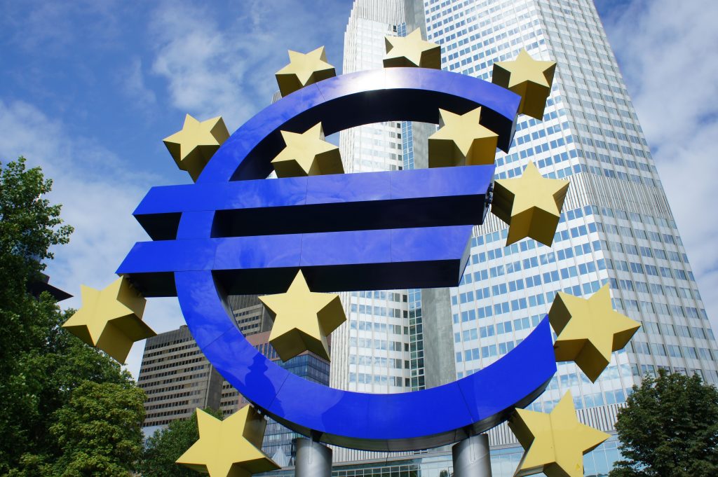 “H EKT φοβάται για την οικονομική σταθερότητα στην Ευρώπη”