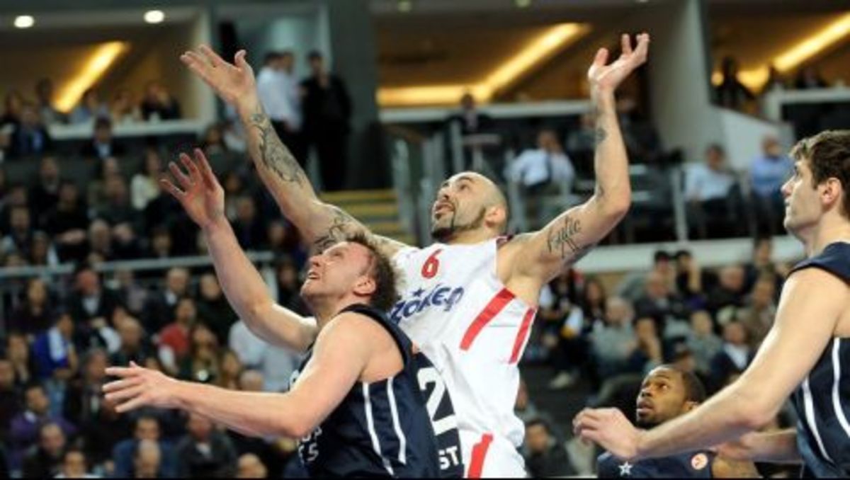 “Ερυθρόλευκο” βατερλό στην Κωνσταντινούπολη