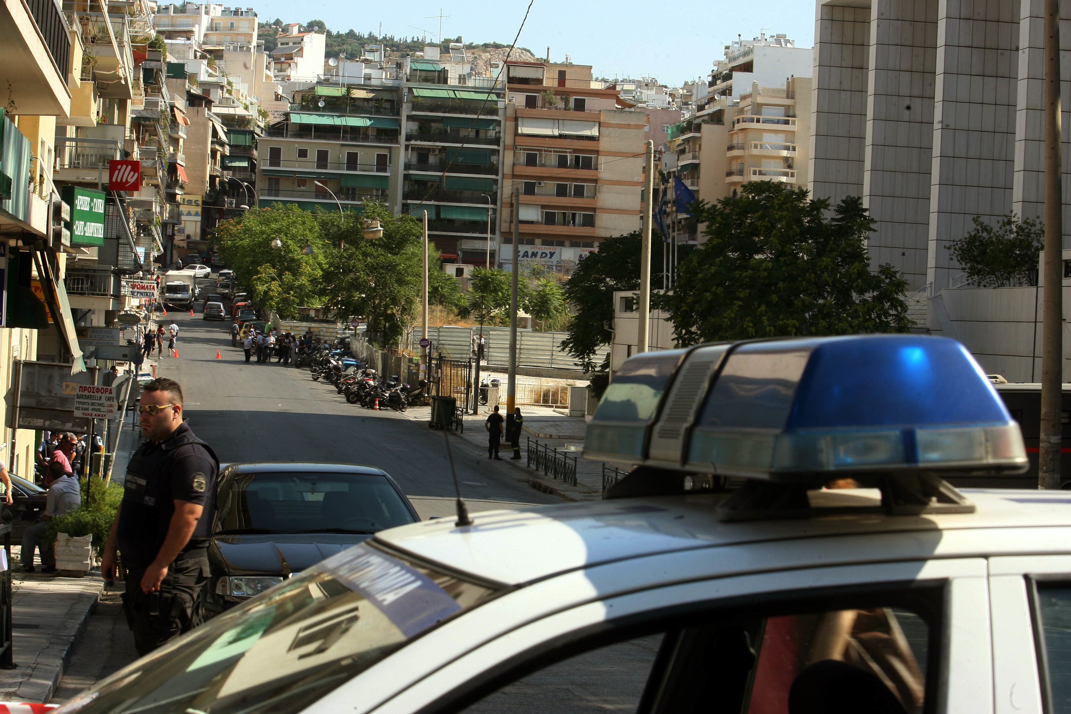 Πονοκέφαλος τα τηλεφωνήματα για βόμβες
