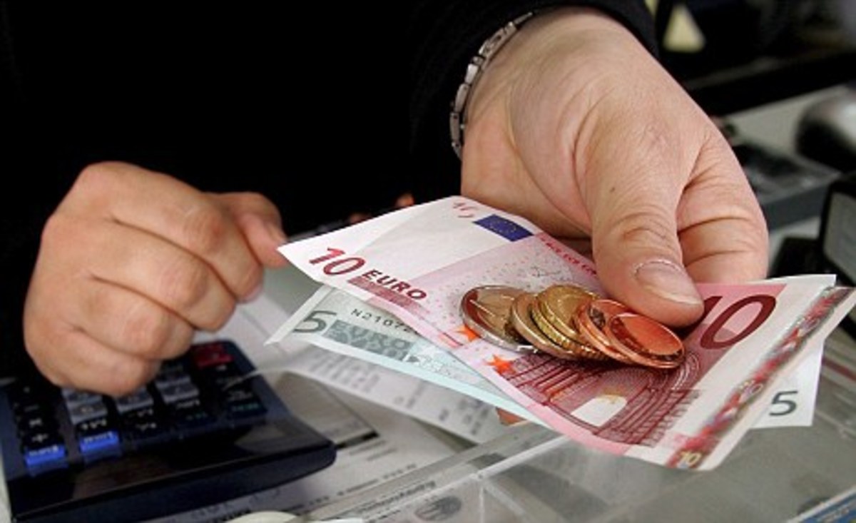 Κατασχέσεις ακινήτων και καταθέσεων για χρέη ως 3.000 ευρώ και δίωξη από 5.000 και άνω