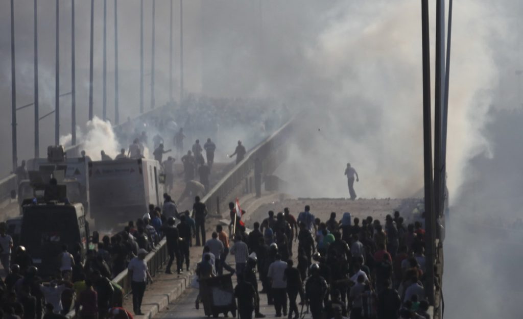 Χάος στην Αίγυπτο – Σε κατάσταση έκτακτης ανάγκης η χώρα – Εκαντοντάδες νεκροί, χιλιάδες τραυματίες