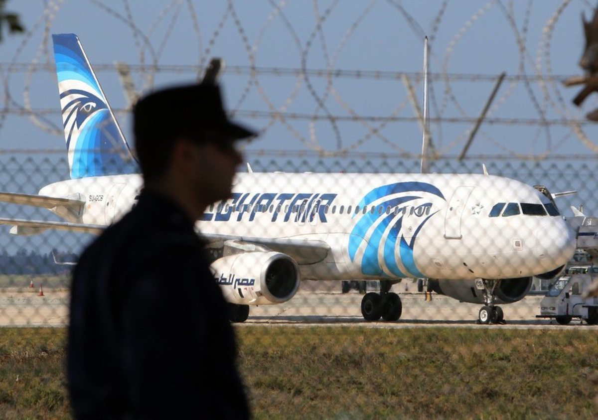 Τραγωδία EgyptAir: Φωτιά στο τηλέφωνο ή το τάμπλετ του πιλότου έριξε το αεροπλάνο
