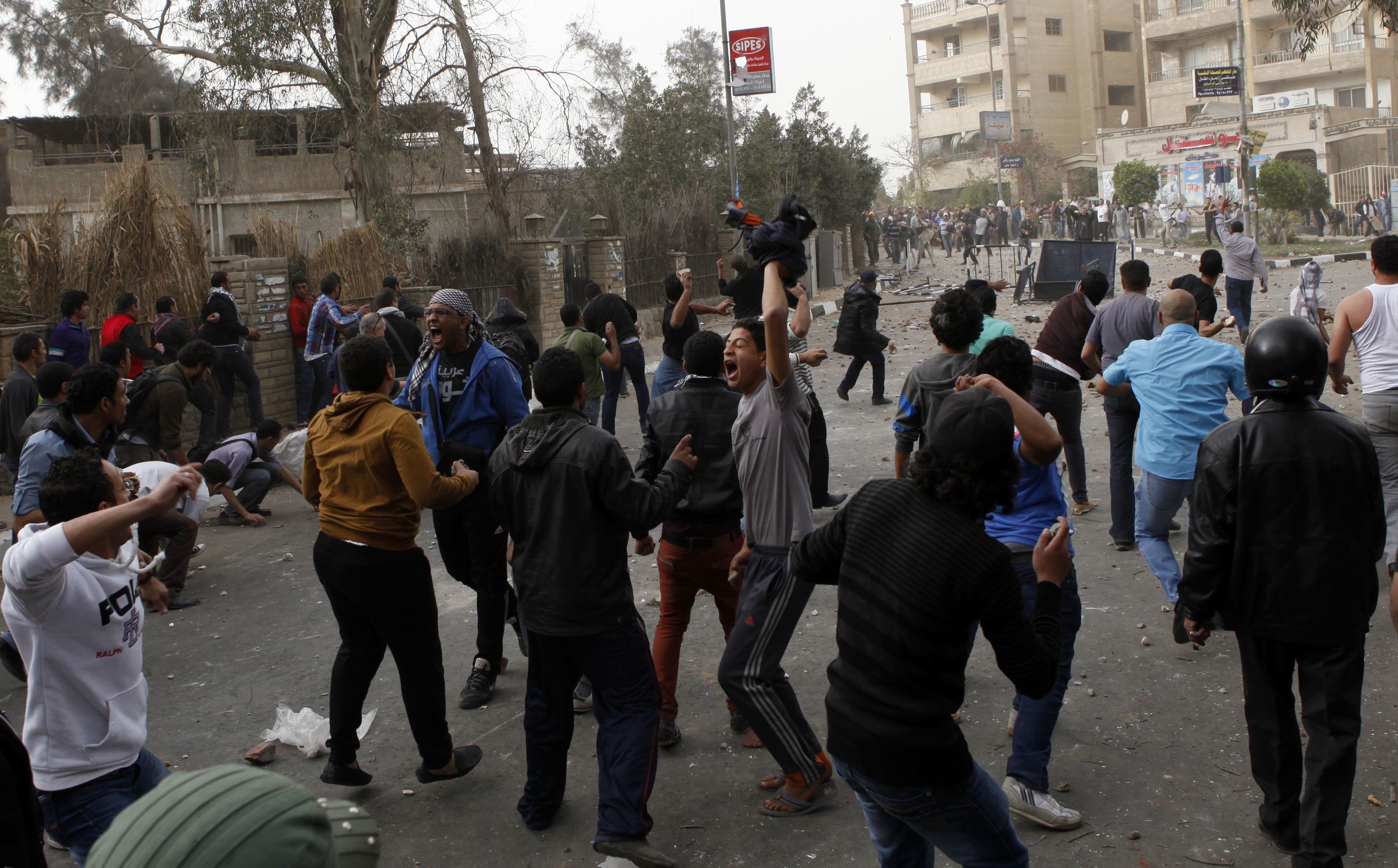 Αίγυπτος: Επίθεση διαδηλωτών σε γραφείο των Αδελφών Μουσουλμάνων