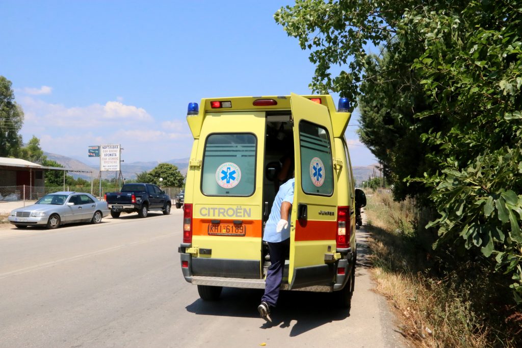 Νεκρή η 30χρονη που παρέσυρε αυτοκίνητο – Ξεψύχησε πριν φτάσει στο νοσοκομείο