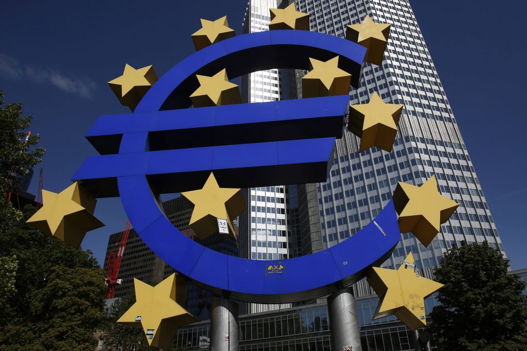 ΕΚΤ: Η αναδιάρθρωση του ελληνικού χρέους είναι νομικά αδύνατη