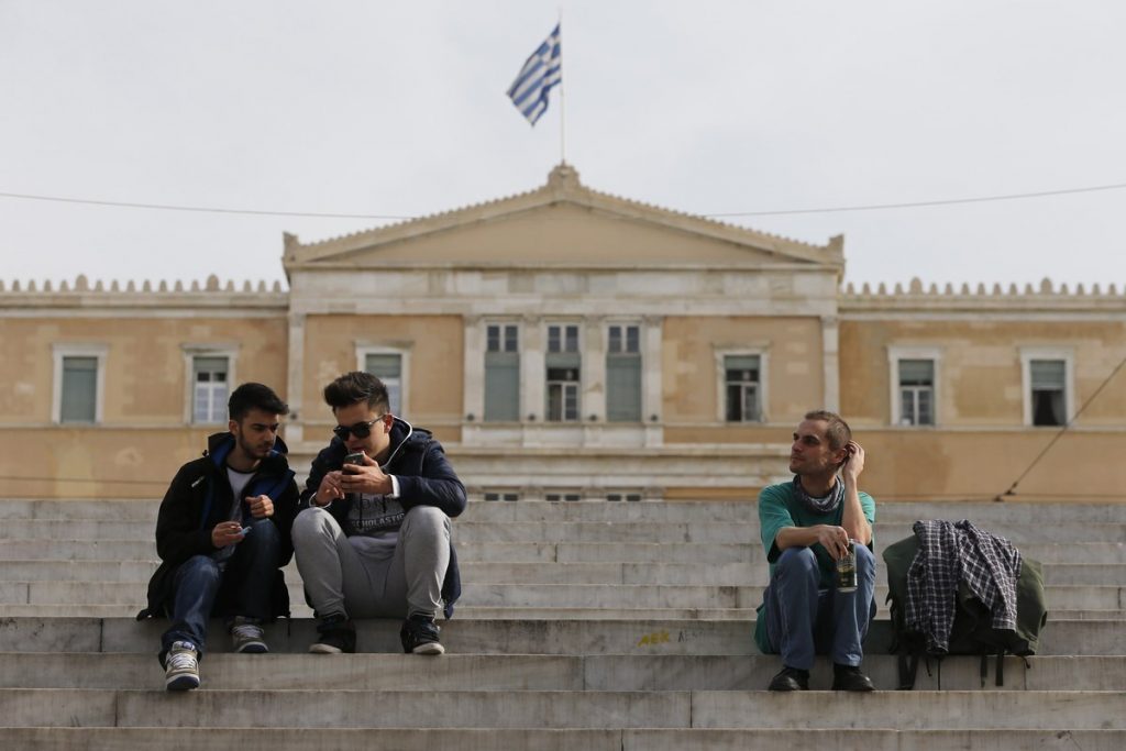 CNN: Οι Έλληνες απαντούν στις κάλπες για τα 5 χρόνια λιτότητας