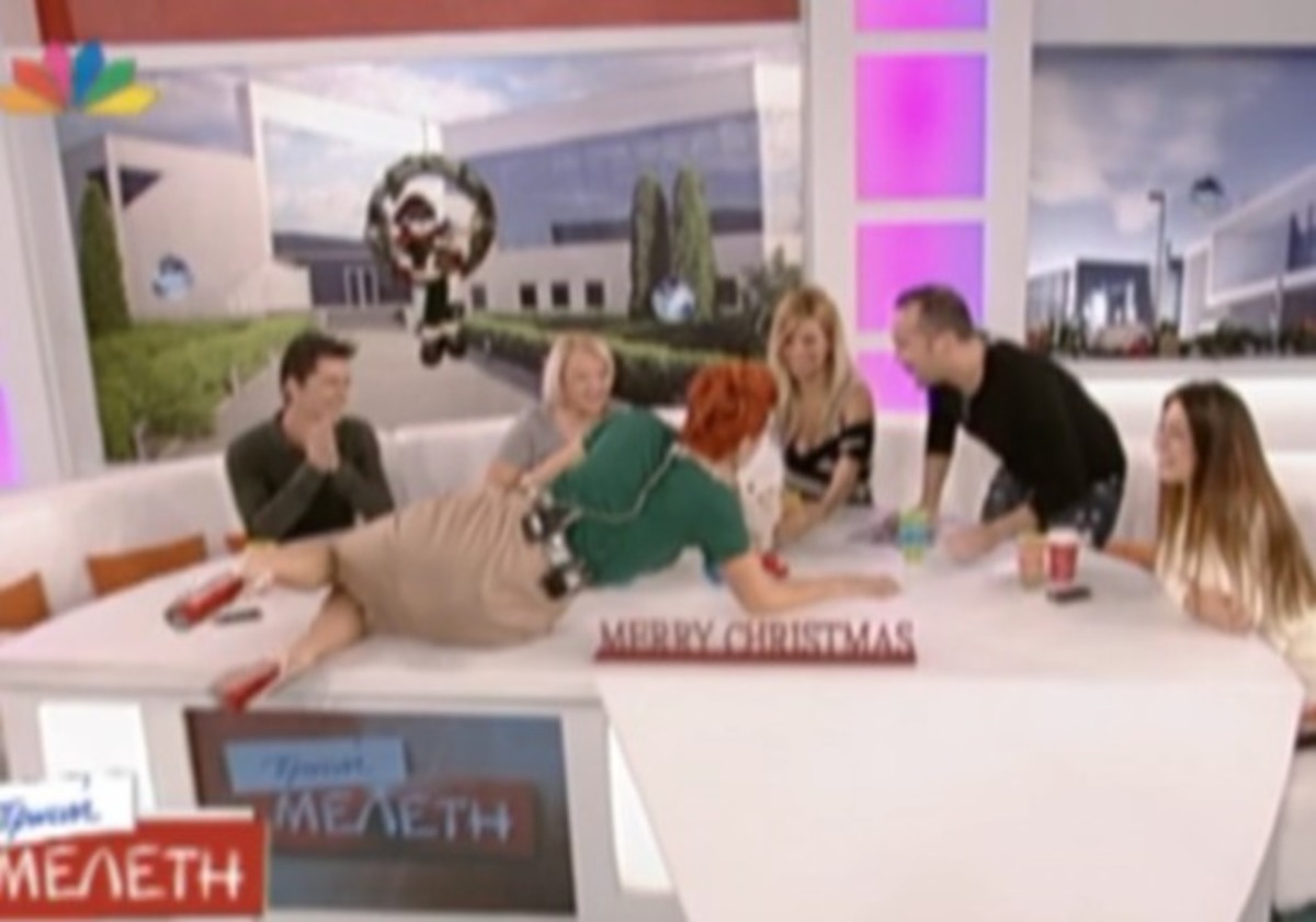 Γιατί ξάπλωσε η Ελεονώρα στο τραπέζι;