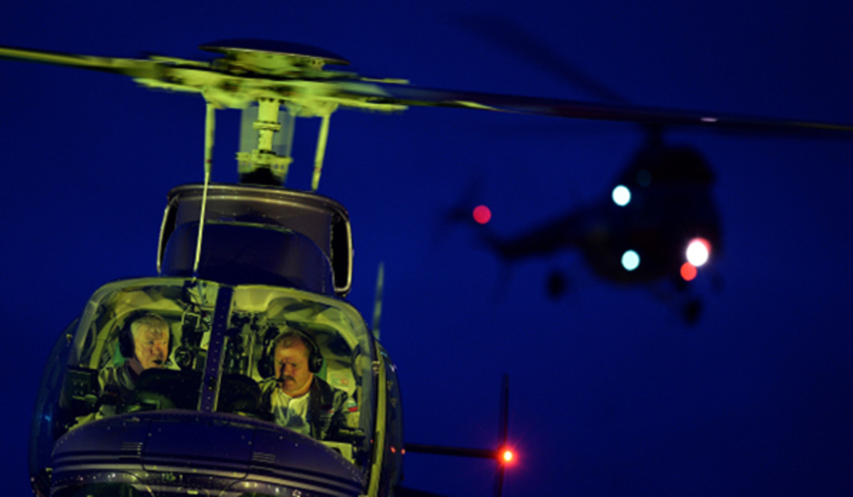 ΦΩΤΟ: Αγώνες ελικοπτέρων στην νυχτερινή Ρωσία