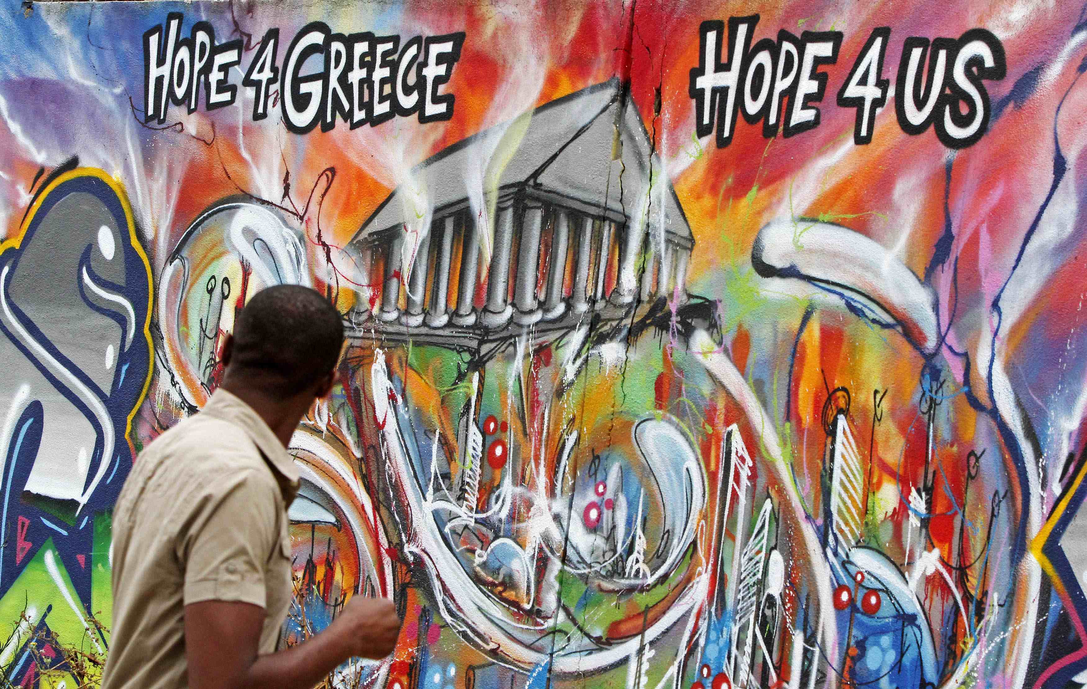 «Οι Έλληνες αγαπούν την Ελλάδα, αλλά θέλουν να φύγουν»