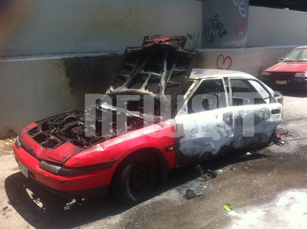 Ληστές ξάφρισαν σε 2 λεπτά τα ΕΛΤΑ Π.Φαλήρου και έβαλαν φωτιά στο ΙΧ με το οποίο διέφυγαν