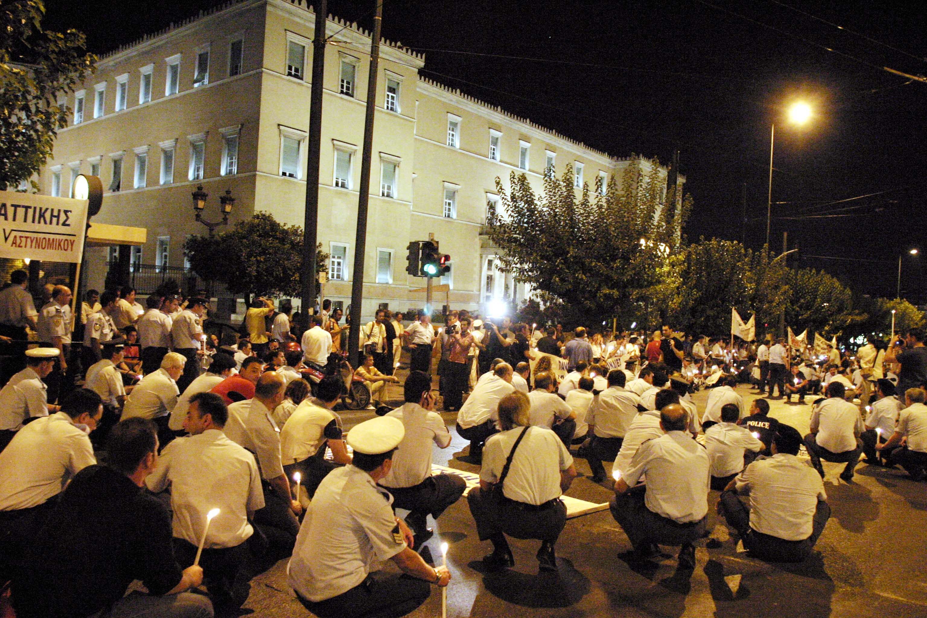 “Στρατό στους δρόμους θα βγάλουν οι νέες περικοπές” – Ένα βίντεο…υπενθύμιση