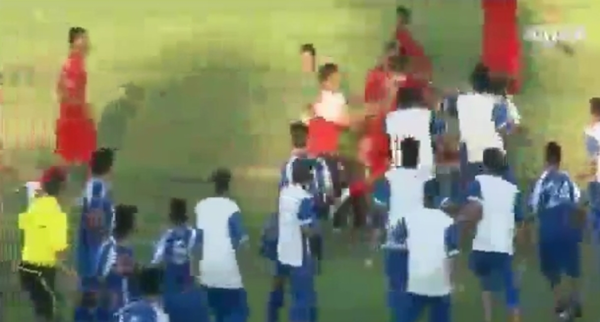 Σοβαρότατα επεισόδια και πυροβολισμοί σε φιλικό ματς (VIDEO)