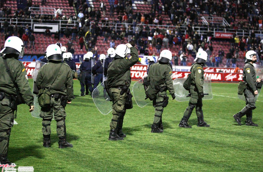 Χαμός στη Ν.Σμύρνη με “ντου” στον Δώνη και επεισόδια