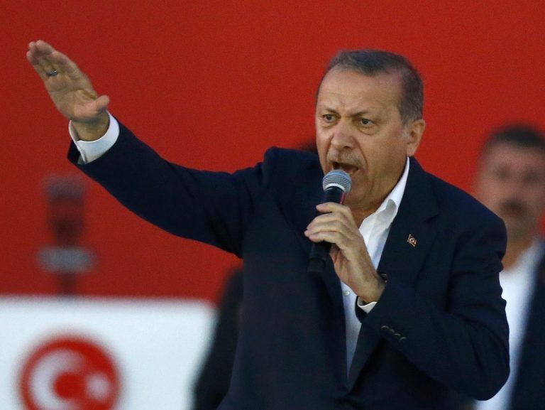 Απόλυτος κυρίαρχος ο Ερντογάν – Στα ύψη η δημοτικότητά του μετά το αποτυχημένο πραξικόπημα