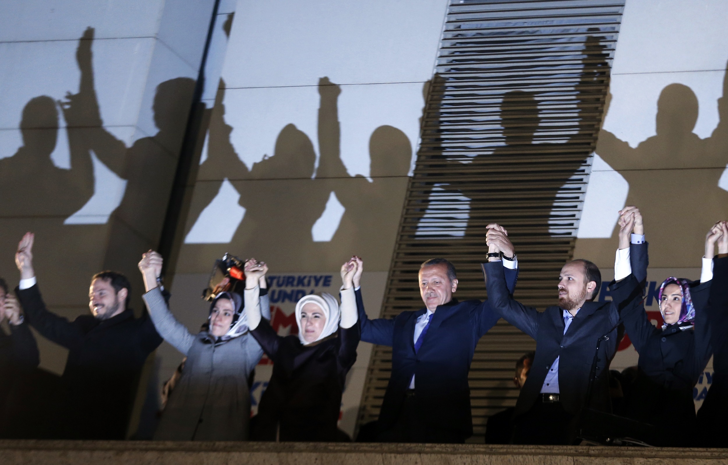 Ερντογάν: Ο λαός έθαψε τα χέρια που δεν με ψήφισαν